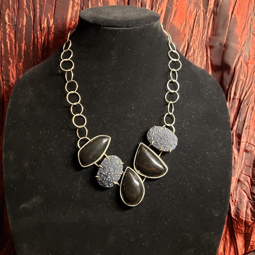 Necklace/new no tag